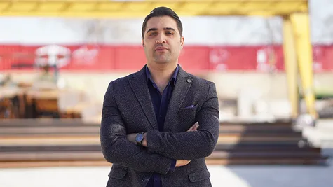 علیرضا اکبری